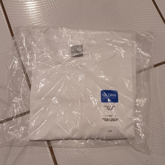 4/$40 New Plain White Tee - Size Large (Youth) - Picture 5 of 5